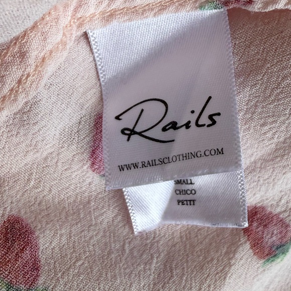 Rails Rocsi Strawberry Print Button Down Shirt Size Small - Picture 9 of 10